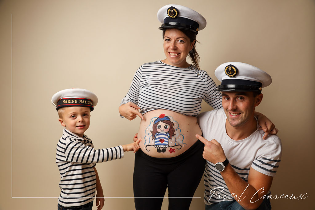 Séance Photo Grossesse Body painting en Famille à Cadolive