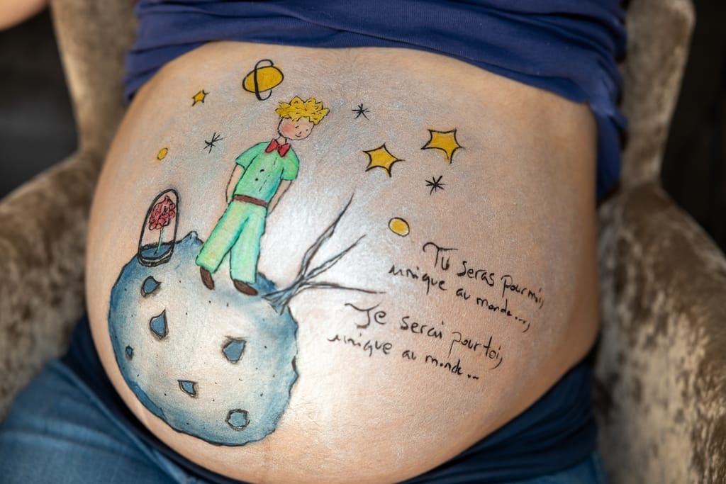Belly Painting à Marseille sur le thème du petit Prince