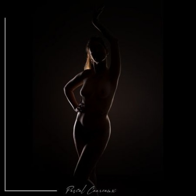 img-0096rs-carree-photographe-nu-en-studio-aix-en-provence-marseille-854-600-450-80
