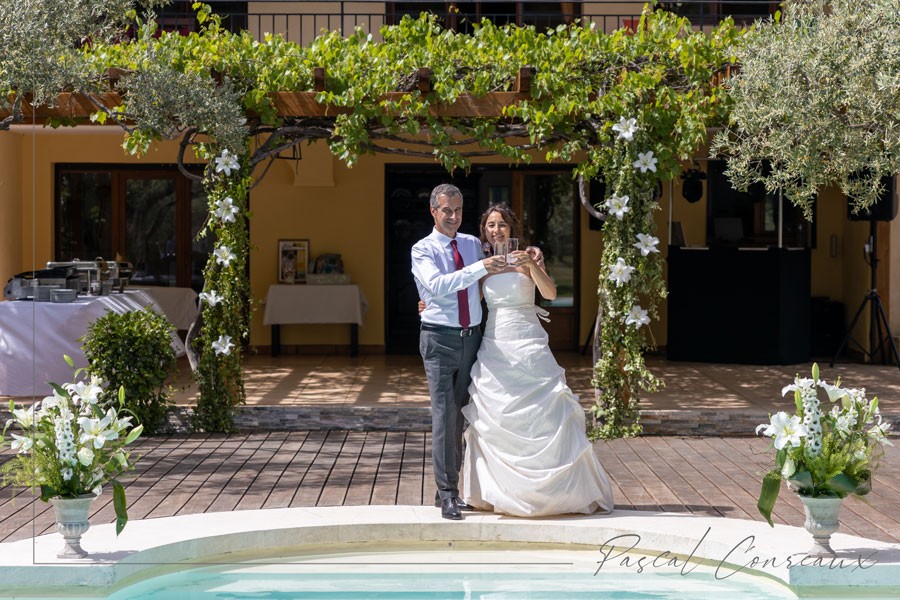 IMG_0968-reportage-photographe-mariage-vin-honneur-apero-simiane-collongue