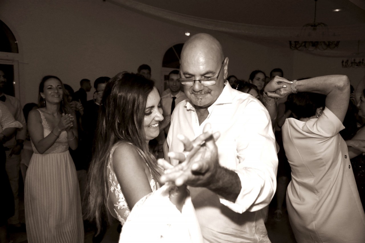Dans de la mariée avec son papa