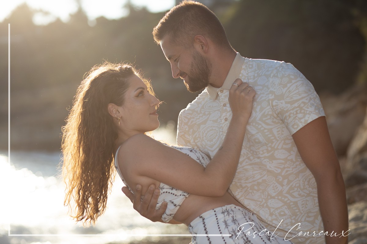 Séance photos couple au bord de la mer 
