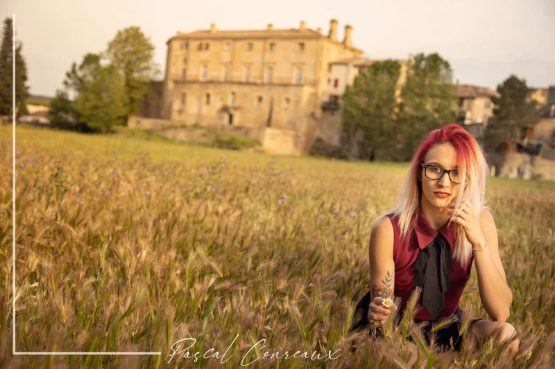 Photographe Shooting Femme champs de bl&eacute; &agrave; Aix en Provence Bouches du Rh&ocirc;ne 13