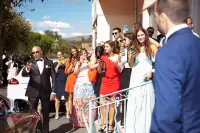 Reportage Photos de mariage : l'arriv&eacute;e &agrave; la mairie des mari&eacute;s