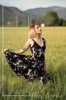 img 0005rs photographe pro shooting femme champs ble provence aix en provence
