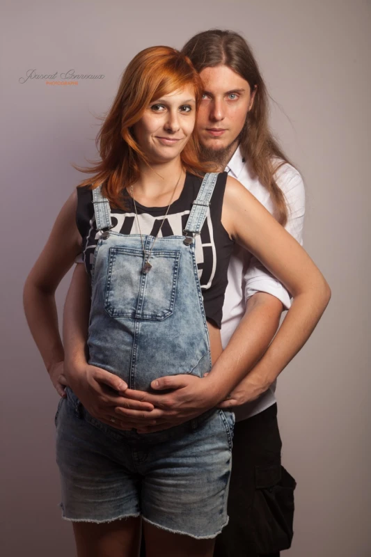Photographe Grossesse en studio photo pour femme enceinte &agrave; Marseille