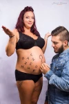Photographe Grossesse en studio photo pour femme enceinte à Marseille