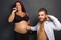Photographe Grossesse en studio photo pour femme enceinte à Marseille