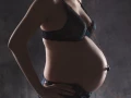 Photographe Grossesse en studio photo pour femme enceinte &agrave; Marseille