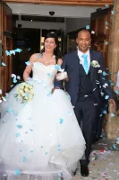 Reportage Photos de mariage : sortie des mariés de la mairie de Salon de Provence