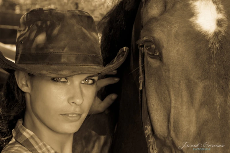 Photographe Shooting photo &eacute;questre femme &agrave; Marseille & Aix en Provence Bouches du Rh&ocirc;ne 13