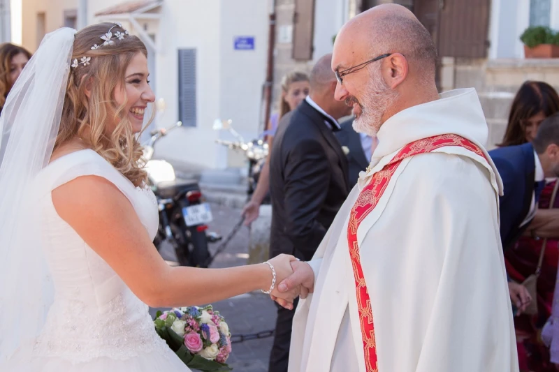 Photographe de mariage &agrave; l'&eacute;glise de Marseille