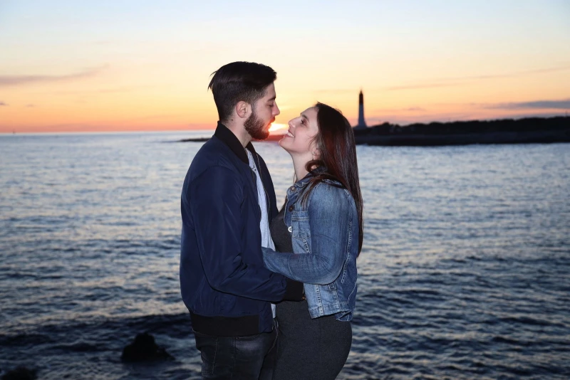 Photographe S&eacute;ance photo couple en bord de mer &agrave; Martigues