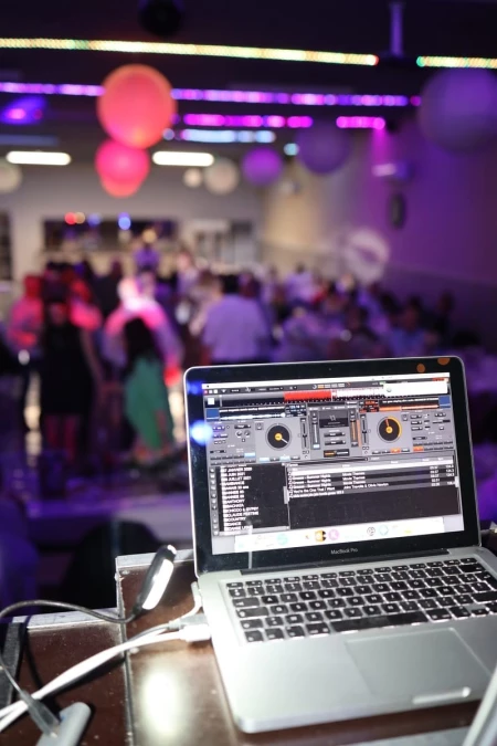 img reportage photographe mariage soiree dansante salle cottage saint victoret animation musique dj didier