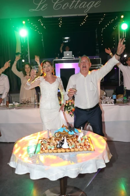 img reportage photographe mariage soiree dansante salle cottage saint victoret gateau piece montee dessert
