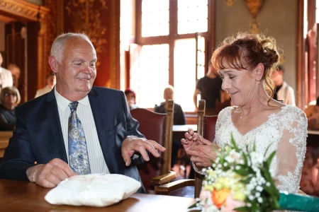 img reportage photographe mariage mairie marignane remise des alliances