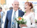 img reportage photographe mariage sortie mairie marignane