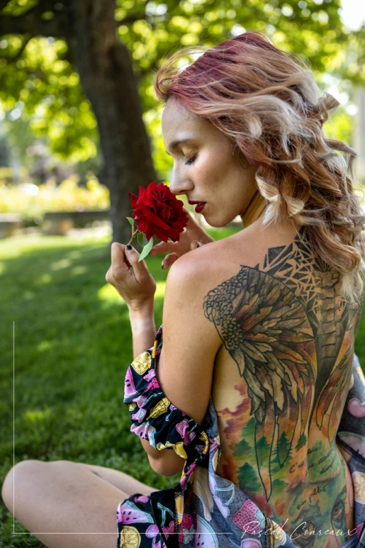 Photographe Shooting Femme Fleurs Vaucluse 84 &agrave; Rognes