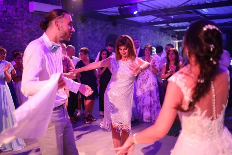 photographe mariage soir&eacute;e mari&eacute;s danse La Roque Forcade &agrave; Peypin
