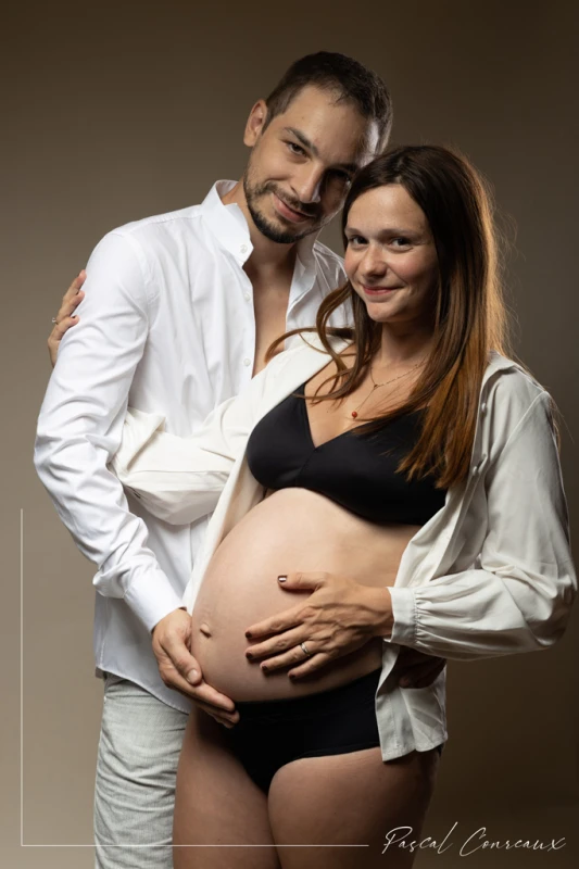 Photographe grossesse femme enceinte couple &agrave; Cadolive Bouches du Rh&ocirc;ne 13 