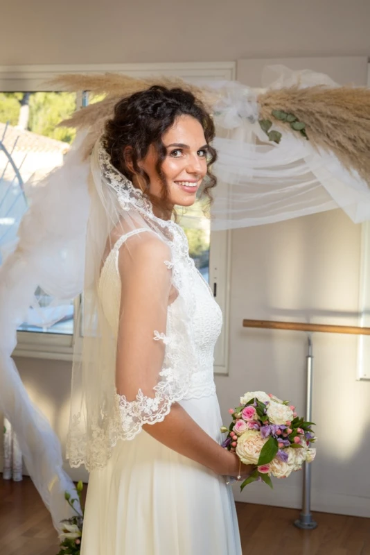 photographe mariage robes de mariage fleur Bouches du rhone 13 Marseille Aix en Provence