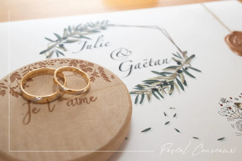 Photographe de mariage - les pr&eacute;paratifs - d&eacute;tails des alliances