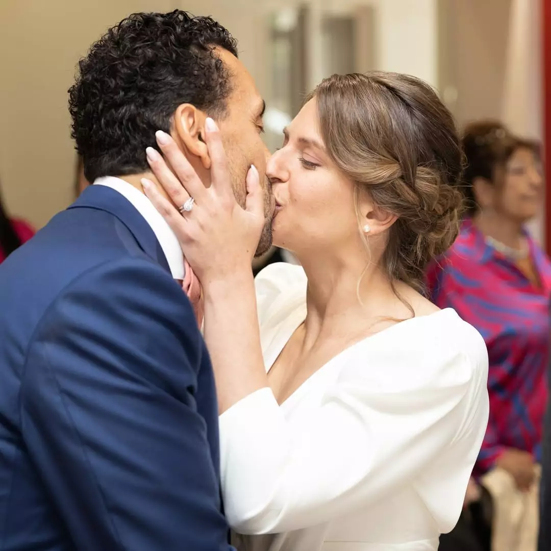 Photographe de mariage - séance photos dans la mairie de Marseille