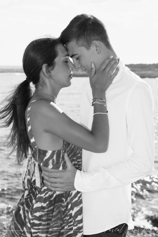 Photographe Shooting Couple &agrave; Carry Le Rouet Bouches du Rh&ocirc;ne 13 en bord de mer