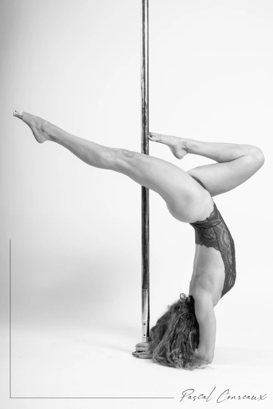 Photographe Shooting Pole Dance dans votre &eacute;cole de poledance en Provence