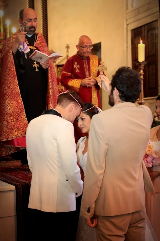 Photos &agrave; l'&eacute;glise du Prado pendant le mariage &agrave; la Bastide de Toursainte