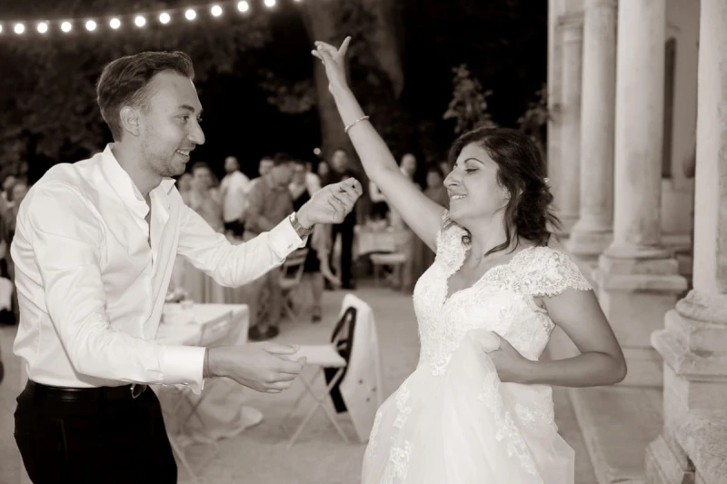 Photos en soir&eacute;e pendant le mariage &agrave; la Bastide de Toursainte
