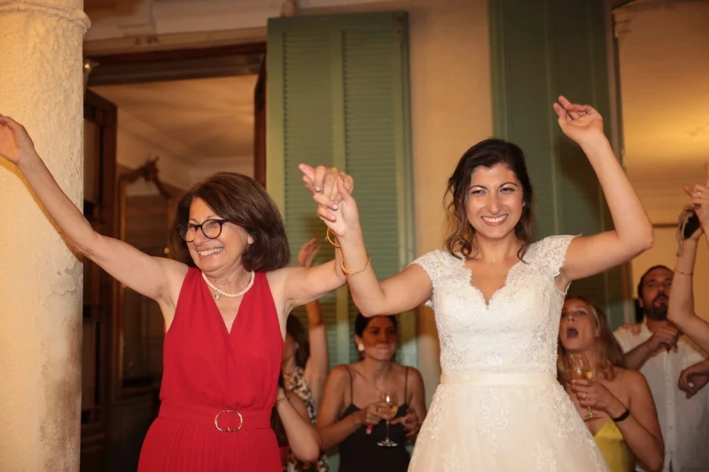 Photos en soir&eacute;e pendant le mariage &agrave; la Bastide de Toursainte