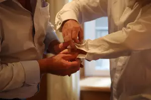 Reportage Photos de mariage : les pr&eacute;paratifs du mari&eacute;