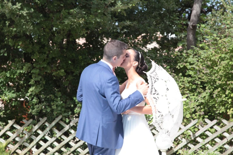 Reportage Photos de mariage : la d&eacute;couverte des mari&eacute;s