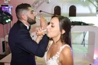 photographe mariage champagne vin d'honneur mari&eacute;s Bouches du rhone 13