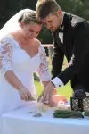 Reportage Photos de mariage : c&eacute;r&eacute;monie la&iuml;que des mari&eacute;s au moulin de l'Arc &agrave; Rousset
