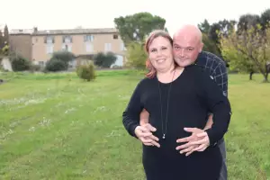 Photographe Grossesse en studio photo pour femme enceinte &agrave; Marseille