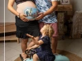 Photographe Grossesse à domicile photo pour femme enceinte avec belly painting