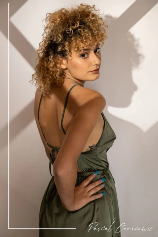 Photographe pour mannequin agence, photos en studio &agrave; Cadolive