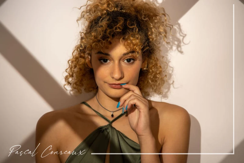 Photographe pour mannequin agence, photos en studio &agrave; Cadolive