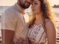 Photographe pour s&eacute;ance photos romantique d'un couple en ext&eacute;rieur en bord de mer