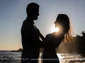 Photographe pour s&eacute;ance photos couple en ext&eacute;rieur en bord de mer