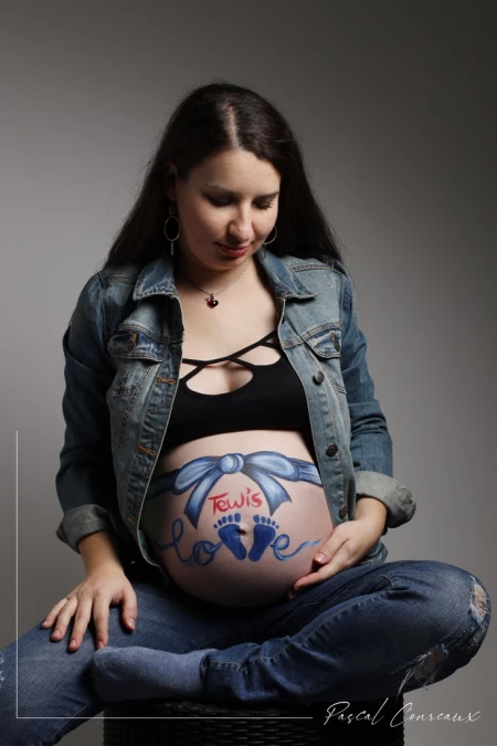 img 0062 photographe studio grossesse femme enceinte body painting marseille