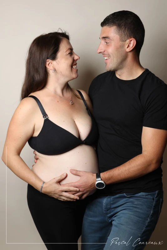 Photographe grossesse femme enceinte &agrave; Cadolive Bouches du Rh&ocirc;ne 13 