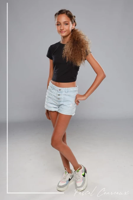 Photographe pour séance photos adolescent en studio dans les Bouches du Rhône