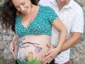 Photographe Grossesse &agrave; domicile photo pour femme enceinte avec belly painting